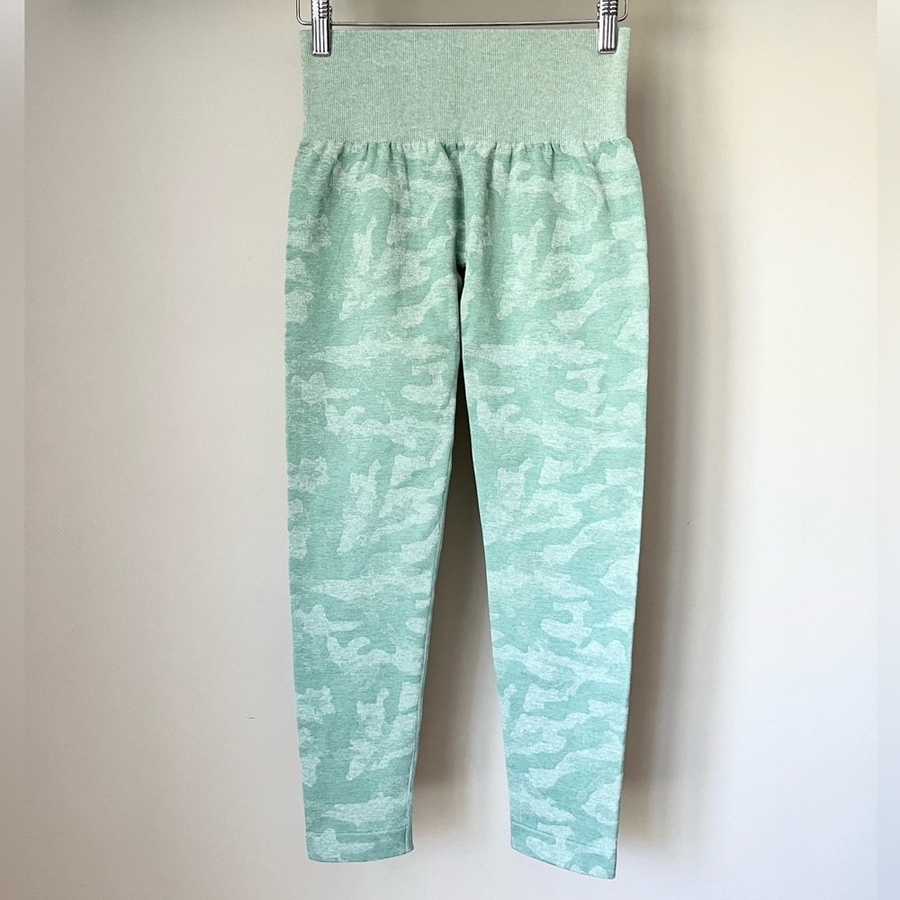 NVGTN Camo Seamless Leggings - Picture 2 of 6